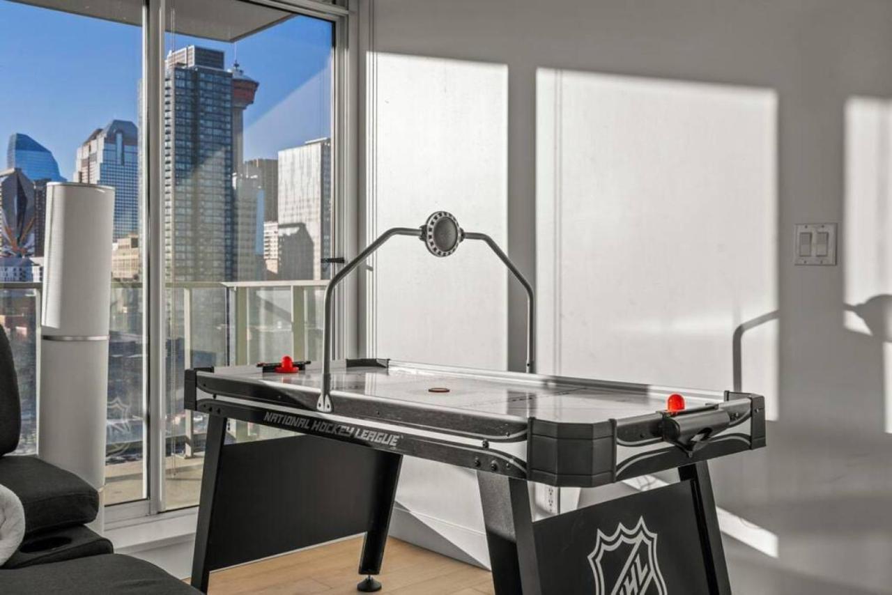 Luxury Apartment On The 9Th Floor Near Stampede, Complimentary Wine, 2 Car Ug Parking YYC Eksteriør billede