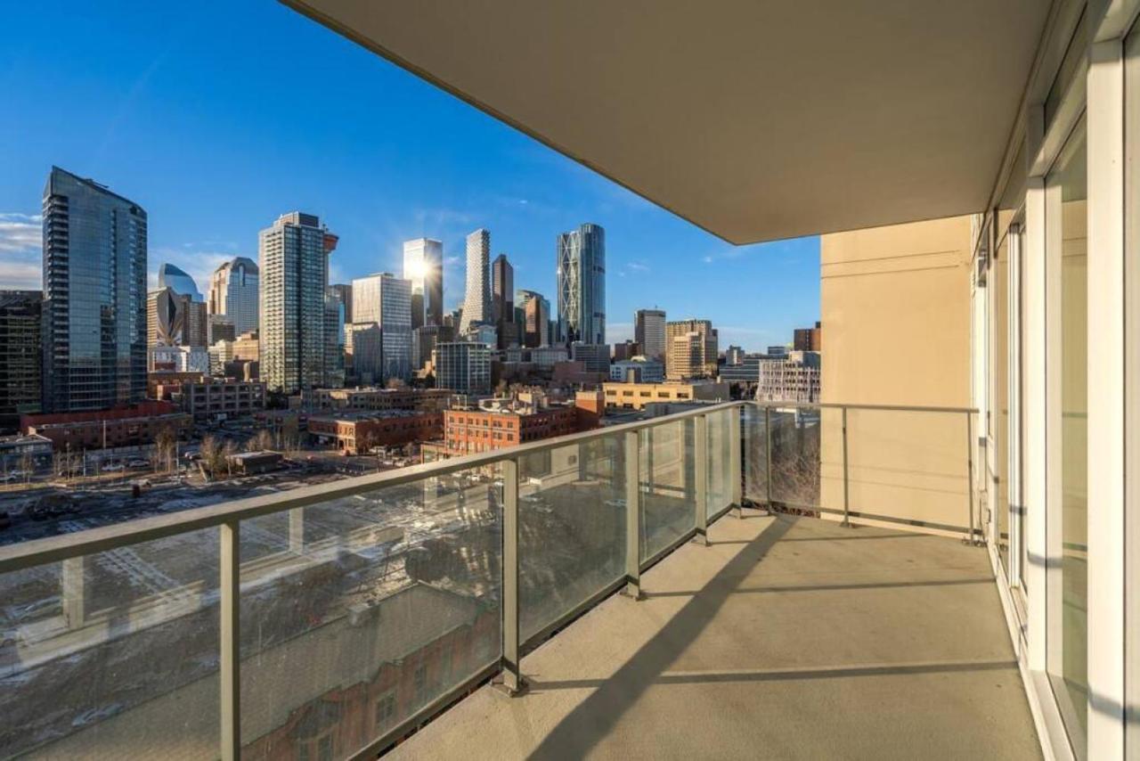 Luxury Apartment On The 9Th Floor Near Stampede, Complimentary Wine, 2 Car Ug Parking YYC Eksteriør billede