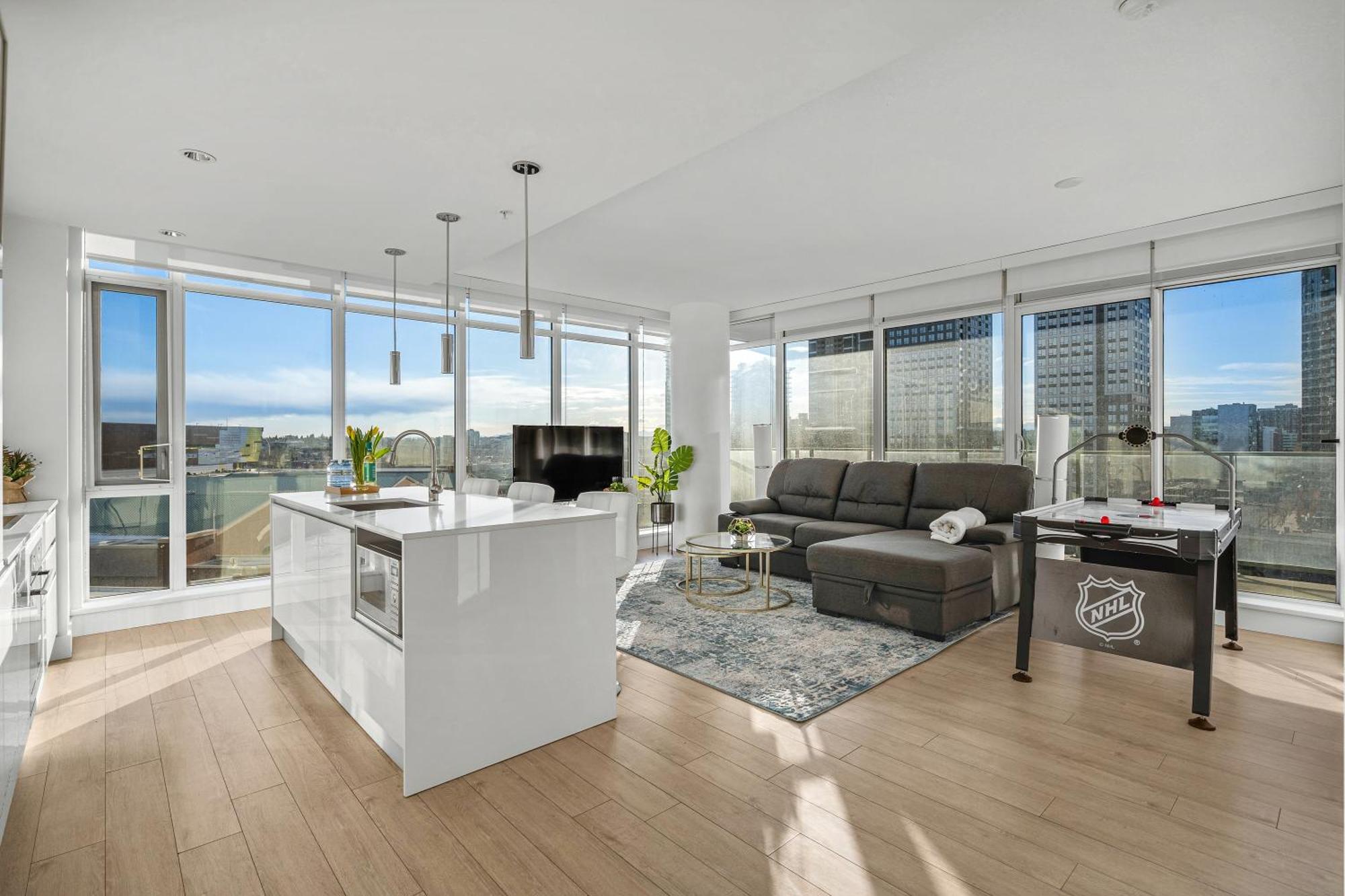 Luxury Apartment On The 9Th Floor Near Stampede, Complimentary Wine, 2 Car Ug Parking YYC Eksteriør billede